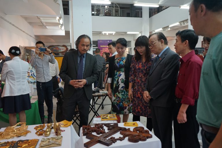 Hội thảo khoa học “Mỹ thuật ứng dụng với thiết kế mẫu sản phẩm trong làng nghề thủ công mỹ nghệ Việt Nam”