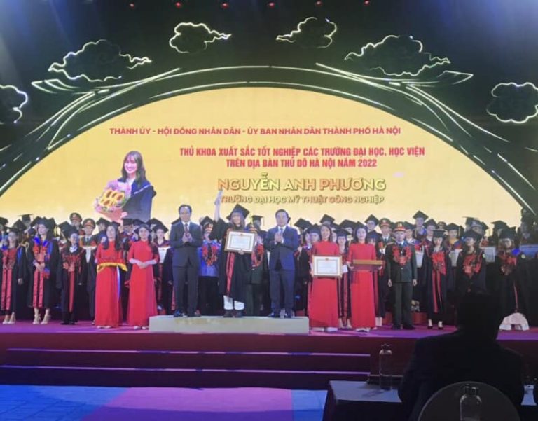 Nguyễn Anh Phương – Thủ khoa xuất sắc năm 2022 của Trường ĐH MTCN được tuyên dương tại Văn Miếu – Quốc Tử Giám