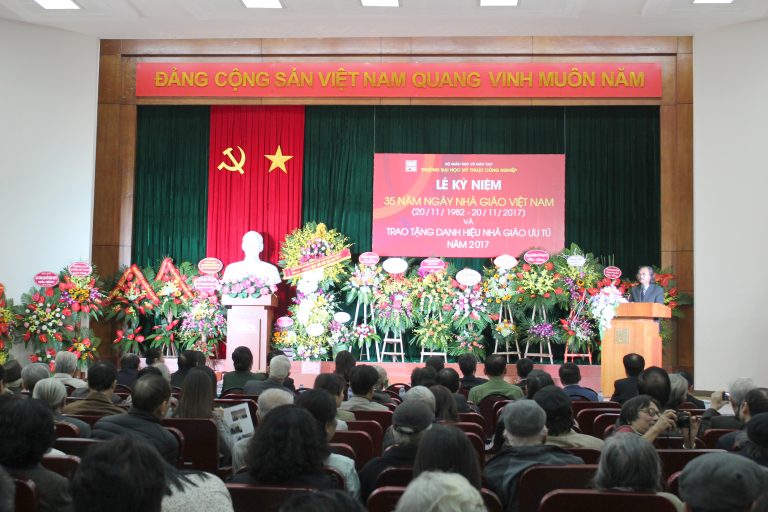 Lễ kỷ niệm 35 năm ngày Nhà giáo Việt Nam 20-11 và trao tặng danh hiệu Nhà giáo Ưu tú năm 2017.