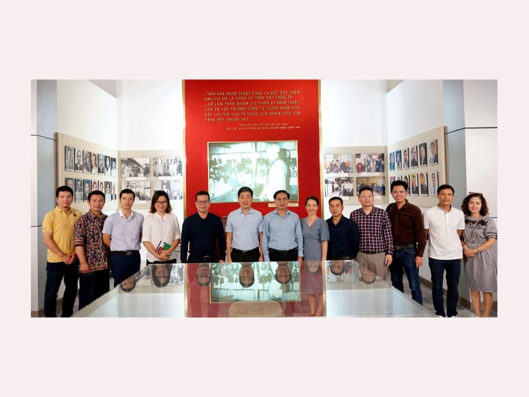 Đoàn UBND quận Hoàn Kiếm tới thăm và làm việc với trường ĐH MTCN